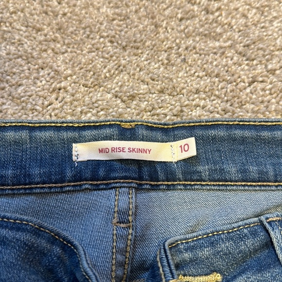 Levi Mid Rise Skinny Jeans - Picture 2 of 4